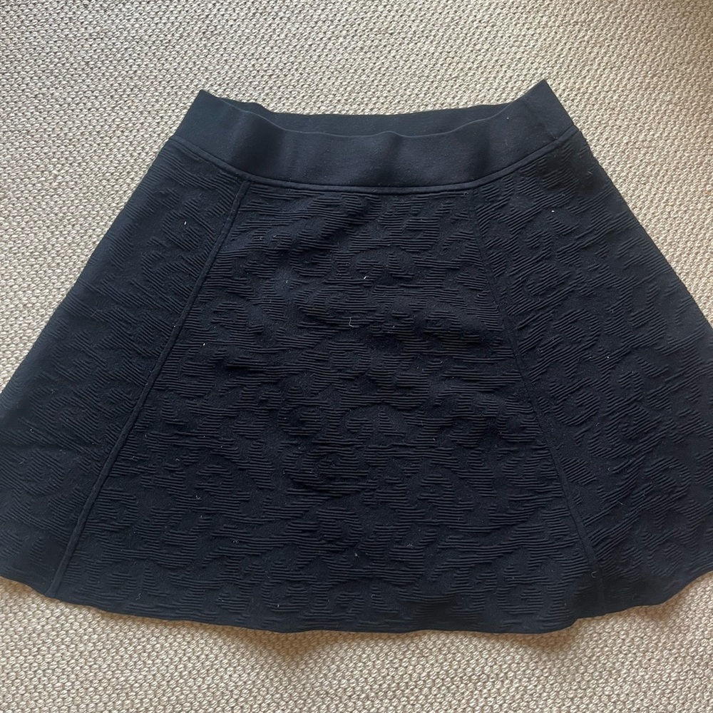 Theory Black Matelase Women's Skirt with elastic band